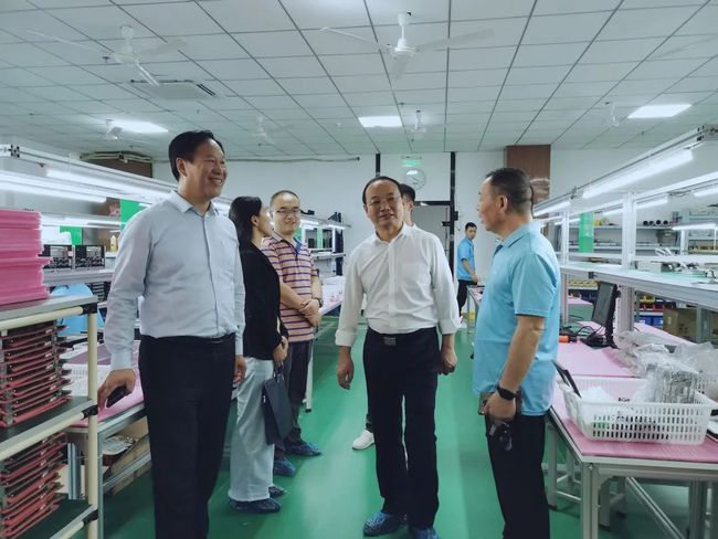 凤栖梧 郑州市工信局副局长谷振风一行莅临房德科创·郑州园区调研指导